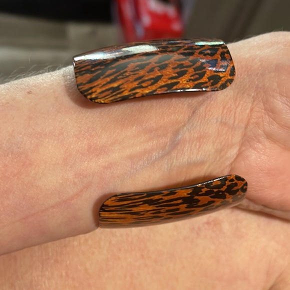 Joan Rivers Leopard cuff - Picture 4 of 6